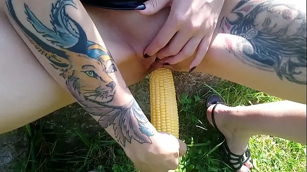 HD Lucy Ravenblood fucking pussy with corn in public moji filmi