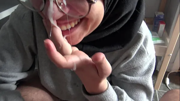HD A Muslim girl is disturbed when she sees her teachers big French cock Phim của tôi